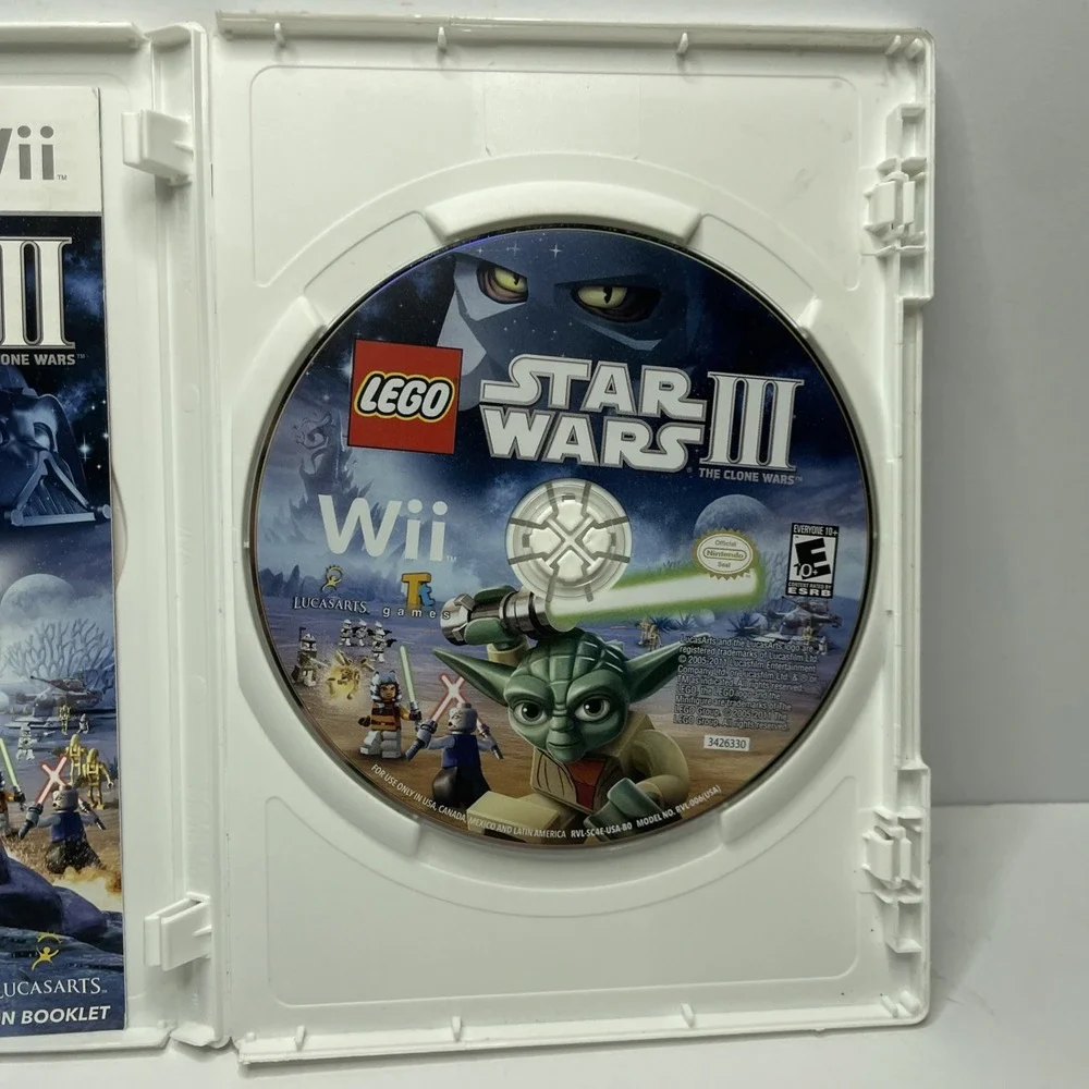LEGO Star Wars III: The Clone Wars w/ Disc & Case Nintendo Wii E10+ NTSC-U/C